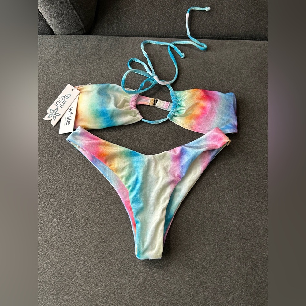 Quintsoul Swimsuit Set - Picture 2 of 6